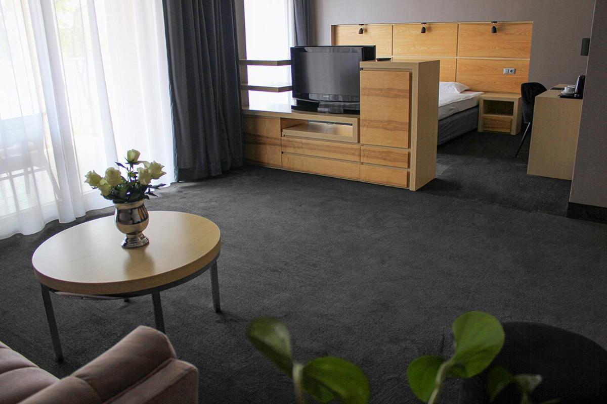 Willa Port Art&Business Ostróda Exterior foto A room at the hotel