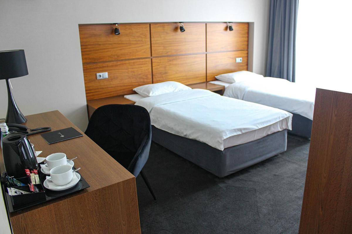 Willa Port Art&Business Ostróda Exterior foto A room at the hotel