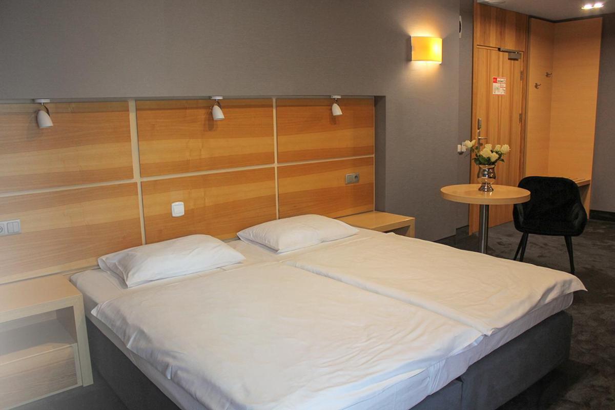 Willa Port Art&Business Ostróda Exterior foto A room at the hotel