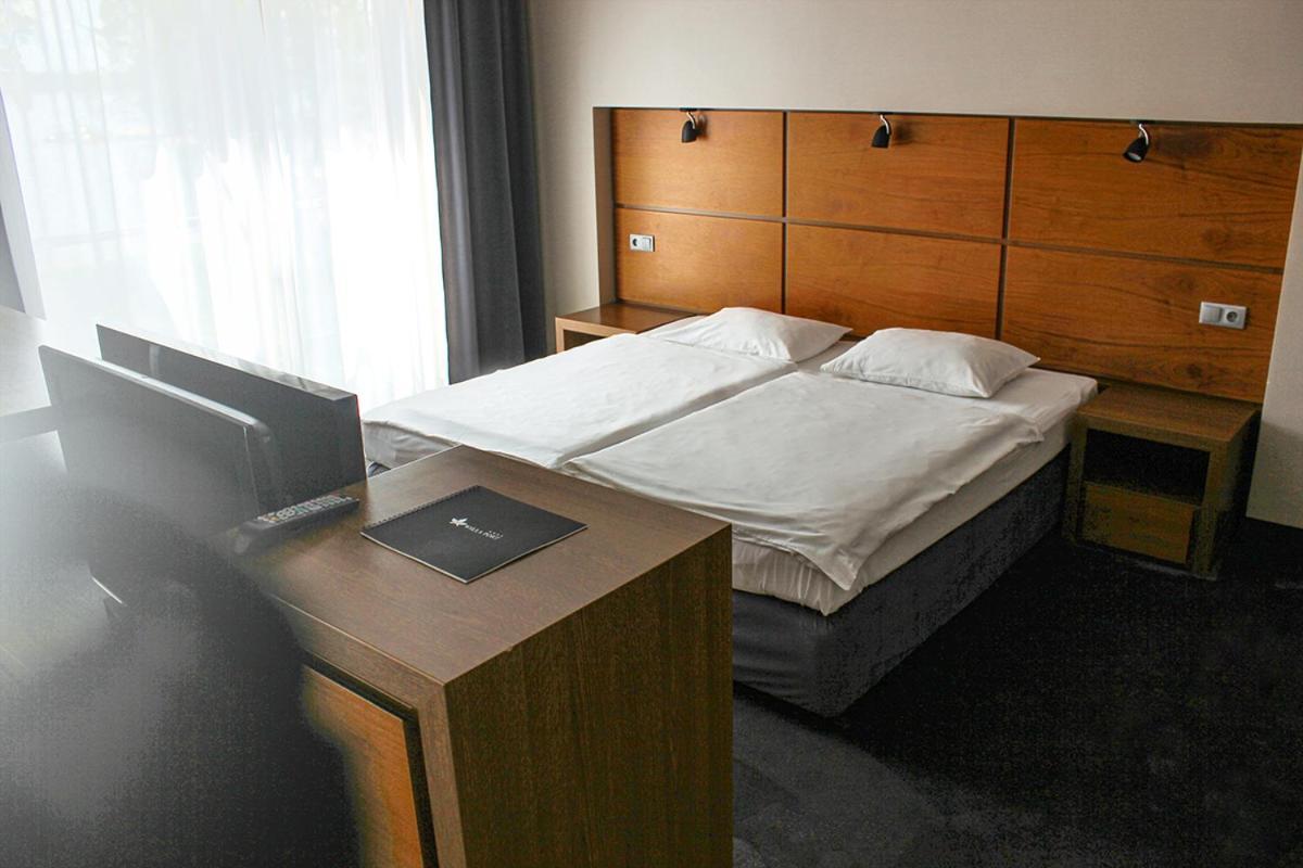 Willa Port Art&Business Ostróda Exterior foto A room at the hotel