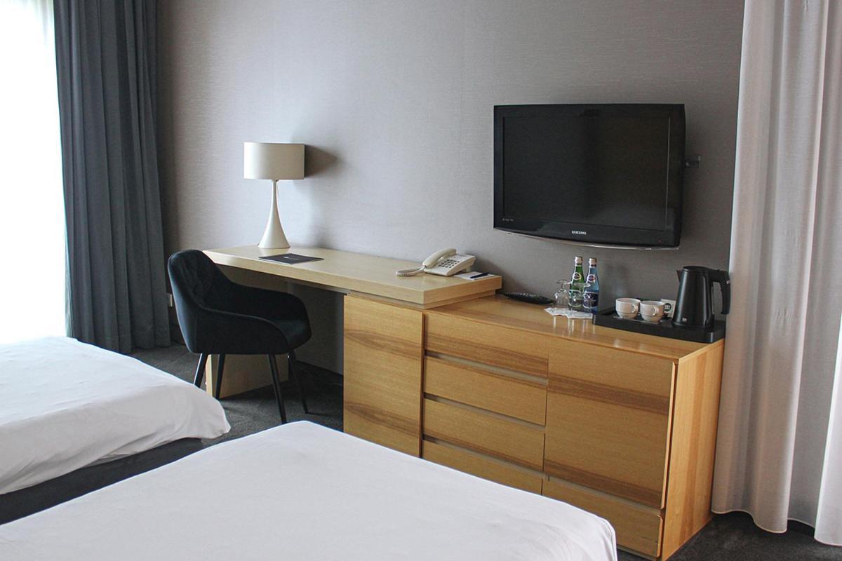 Willa Port Art&Business Ostróda Exterior foto A room at the hotel