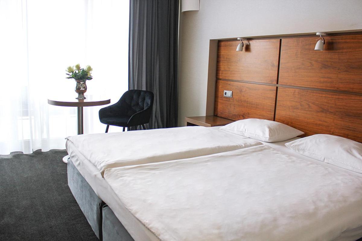 Willa Port Art&Business Ostróda Exterior foto A room at the hotel