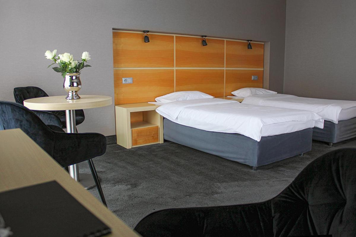 Willa Port Art&Business Ostróda Exterior foto A room at the hotel