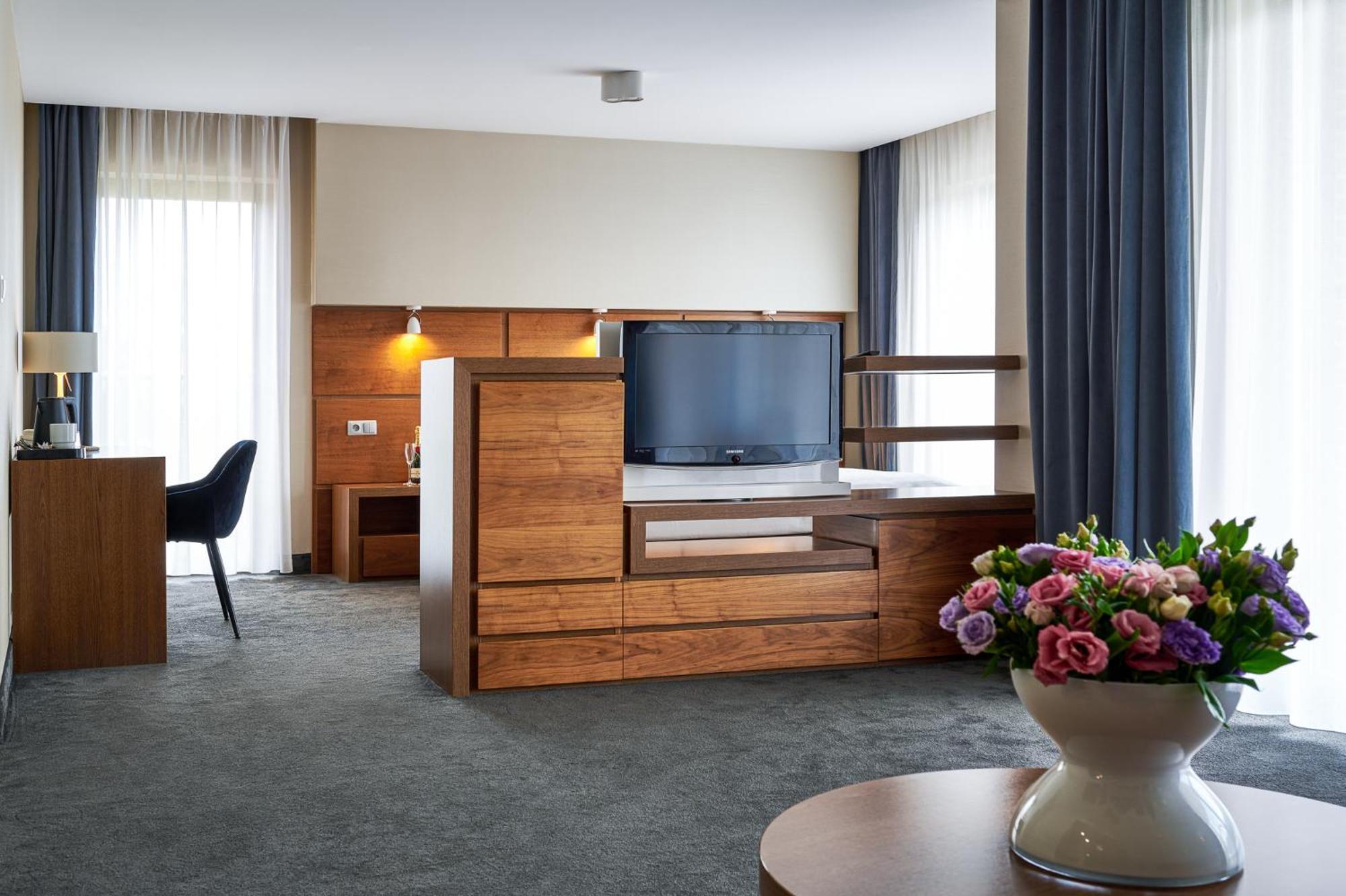Willa Port Art&Business Ostróda Exterior foto A room at the hotel