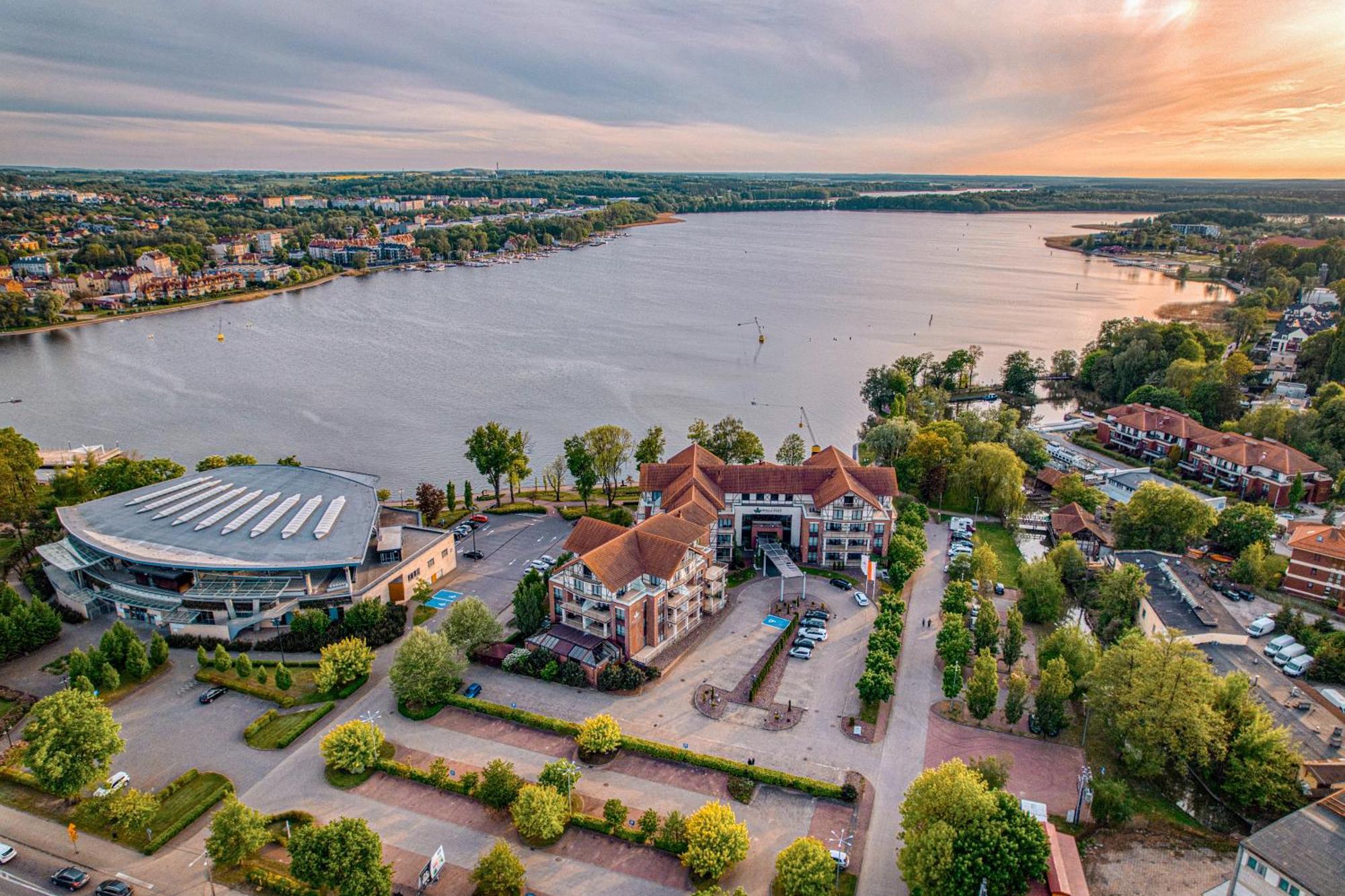 Willa Port Art&Business Ostróda Exterior foto Aerial view of the town